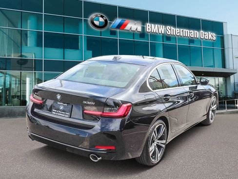 Used 2024 BMW 330i xDrive Sedan w/ Premium Package AWD/4WD image 4
