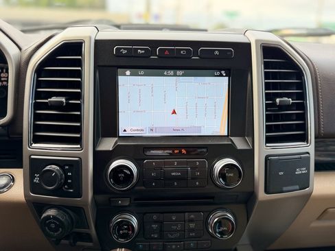 Used 2018 Ford F150 Lariat w/ Equipment Group 502A Luxury AWD/4WD image 16