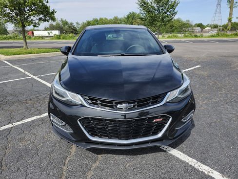 Used 2017 Chevrolet Cruze LT w/ RS Package FWD image 10