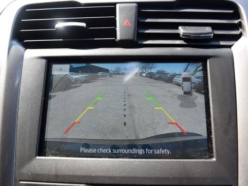 Used 2020 Ford Fusion SE image 29