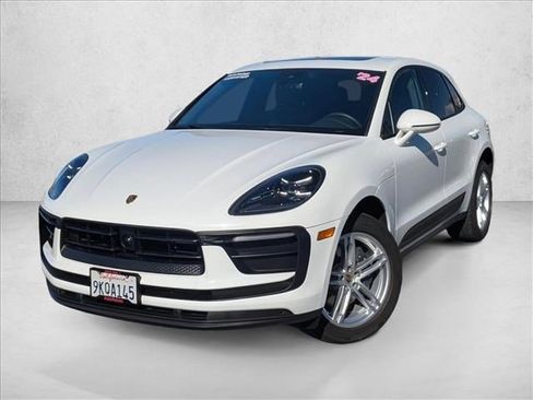 Used 2024 Porsche Macan image 1