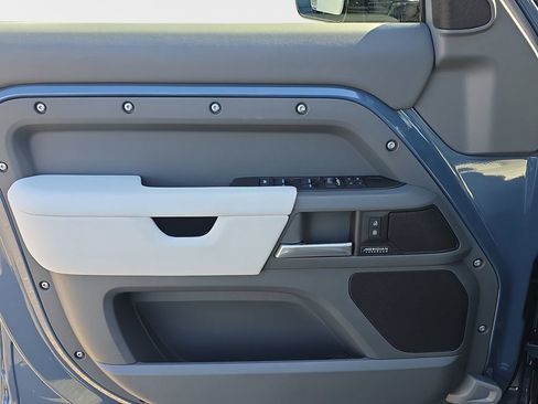 New 2026 Land Rover Defender 110 X-Dynamic SE AWD/4WD image 27