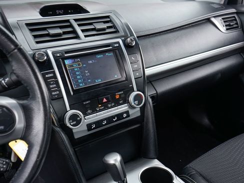 Used 2012 Toyota Camry SE FWD image 23