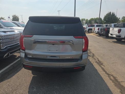 Used 2023 GMC Yukon AT4 w/ Technology Package AWD/4WD image 7