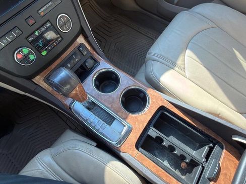 Used 2012 Buick Enclave Premium image 17