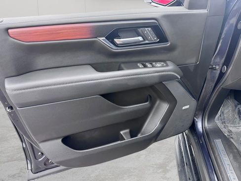 Used 2025 GMC Yukon Denali image 19