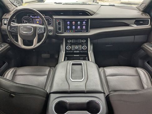Used 2021 GMC Yukon Denali w/ Denali Premium Package image 10