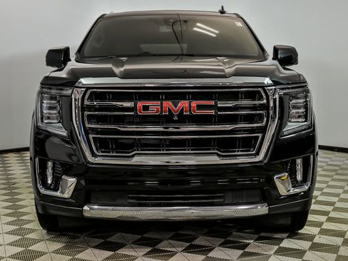 Used 2022 GMC Yukon XL SLT w/ SLT Premium Package AWD/4WD image 4