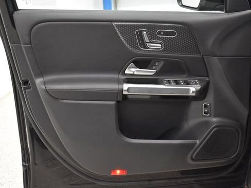 Used 2025 Mercedes-Benz GLB 250 4MATIC image 20