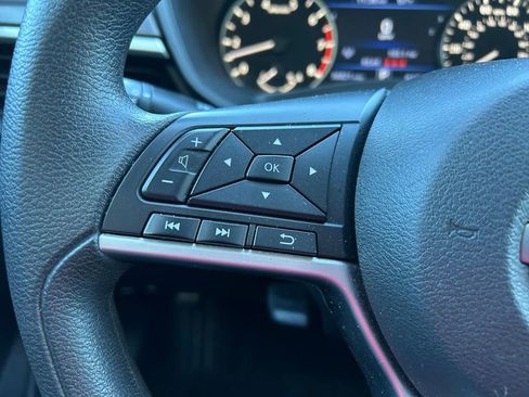 Used 2023 Nissan Altima 2.5 SV image 19