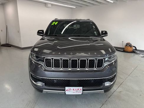 Used 2024 Jeep Wagoneer L Series III w/ Flexible Seating Group AWD/4WD image 5