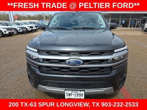 Used 2022 Ford Expedition XLT image 2