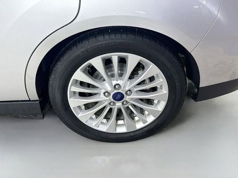 Certified 2017 Ford C-MAX SE w/ Equipment Group 201A image 29