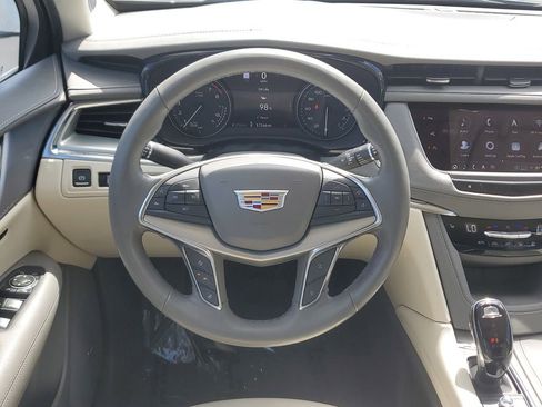 Certified 2024 Cadillac XT5 Premium Luxury w/ Technology Package FWD image 18