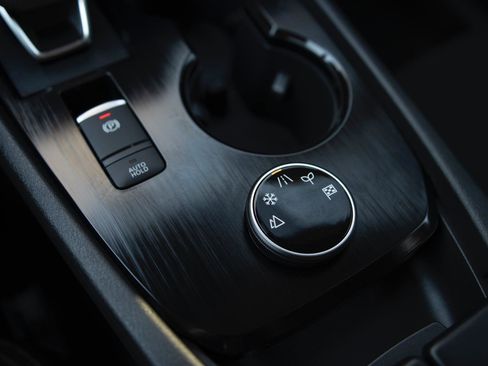 Used 2023 Nissan Rogue S AWD/4WD image 12