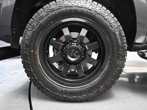 Used 2022 RAM 3500 Laramie AWD/4WD image 11
