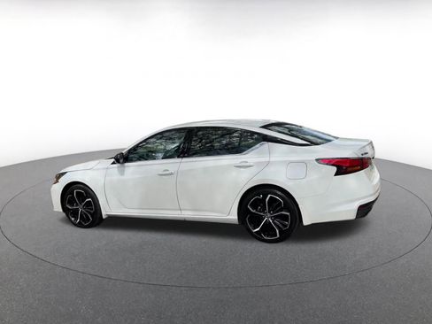 Used 2025 Nissan Altima 2.5 SR image 10