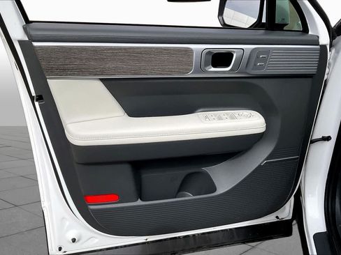 Used 2025 Hyundai Santa Fe Limited FWD image 21