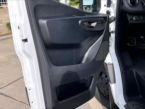 New 2025 Mercedes-Benz Sprinter 2500 image 10