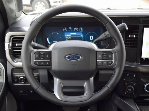 New 2026 Ford F250 Lariat w/ FX4 Off-Road Package image 8