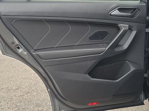 Certified 2023 Volkswagen Tiguan SE R-Line FWD image 18