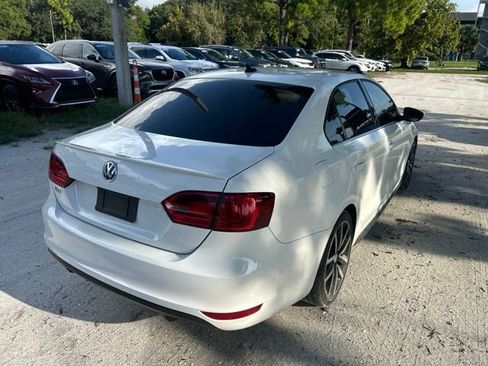 Used 2013 Volkswagen Jetta GLI Autobahn FWD image 4