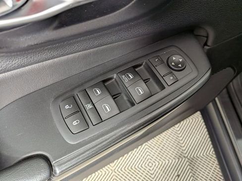 Used 2015 Jeep Cherokee Limited AWD/4WD image 11