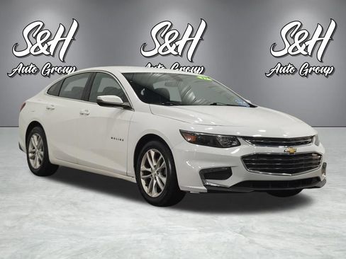 Used 2017 Chevrolet Malibu LT FWD image 2