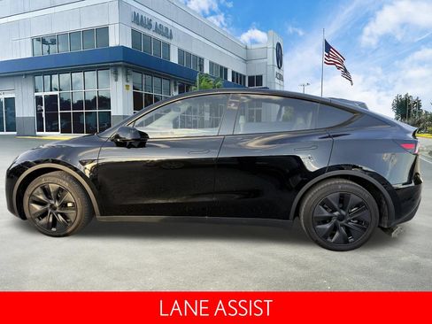 Used 2025 Tesla Model Y Long Range RWD image 7