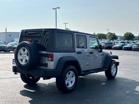 Used 2018 Jeep Wrangler Unlimited Sport S AWD/4WD image 7