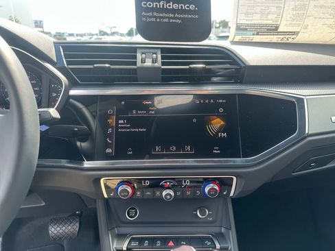 New 2025 Audi Q3 2.0T Premium image 19