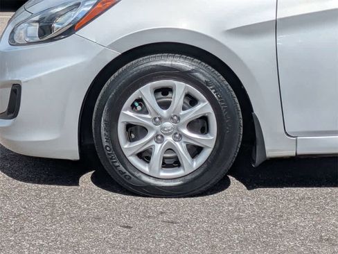 Used 2013 Hyundai Accent GLS image 10