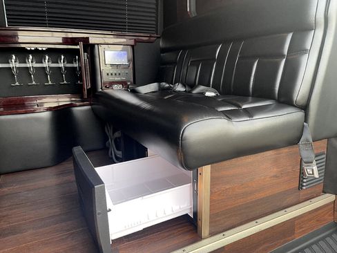 Used 2009 Dodge Sprinter 2500 image 15