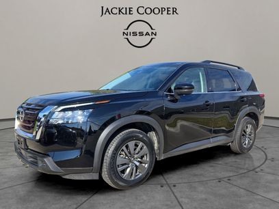 Used 2024 Nissan Pathfinder SV