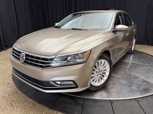 Used 2016 Volkswagen Passat 1.8T SE w/ Lighting Package (P06) FWD image 3