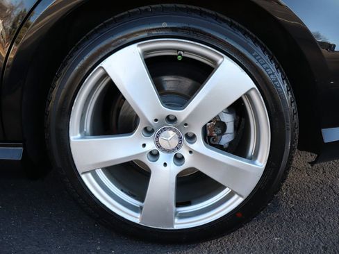 Used 2011 Mercedes-Benz E 350 4MATIC image 42