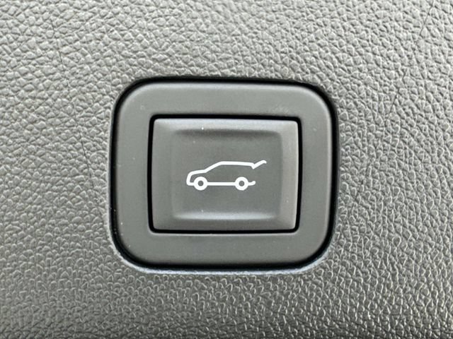 Used 2025 Cadillac Escalade Sport w/ LPO, ONYX Package AWD/4WD image 13