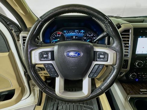 Used 2017 Ford F250 Lariat w/ Lariat Ultimate Package AWD/4WD image 9