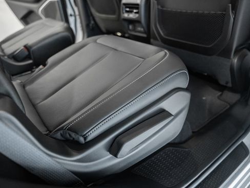 New 2026 Jeep Grand Cherokee L Limited AWD/4WD image 32