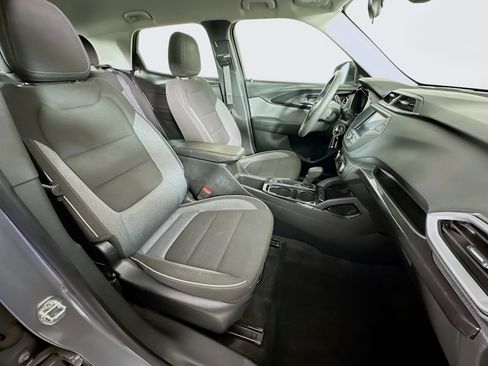 Used 2023 Chevrolet TrailBlazer LS image 28