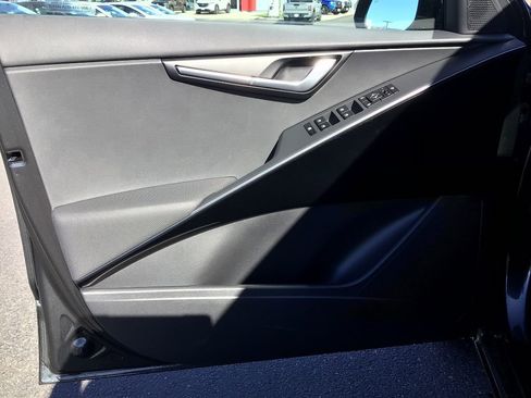 New 2025 Kia Niro EX Touring image 11