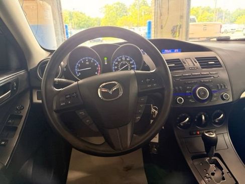 Used 2013 MAZDA MAZDA3 i Sport FWD image 17