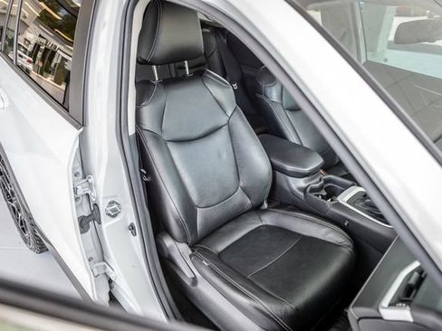 Used 2021 Toyota RAV4 XLE w/ Convenience Package FWD image 41