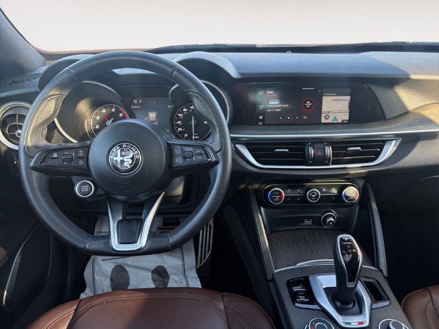 Used 2023 Alfa Romeo Stelvio Ti AWD/4WD image 10