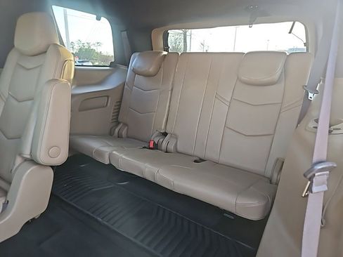 Used 2019 Cadillac Escalade Platinum image 35