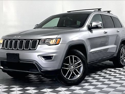 Used 2018 Jeep Grand Cherokee Limited AWD/4WD image 2