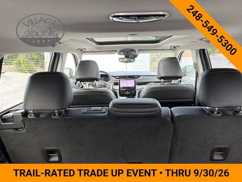 Used 2023 Jeep Grand Cherokee L Limited AWD/4WD image 9
