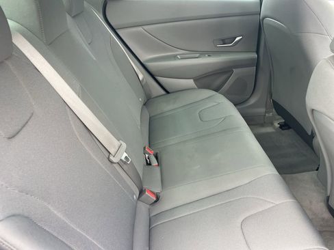 Certified 2023 Hyundai Elantra SE FWD image 12