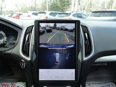 Used 2024 Ford Edge SEL image 16