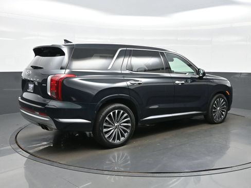 Certified 2023 Hyundai Palisade Calligraphy w/ Cargo Package AWD/4WD image 6